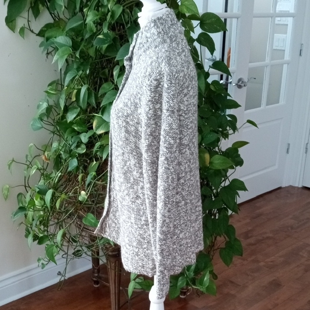 Chic Marled Button-Up Cardigan - Picture 6 of 10